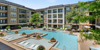 Alma on Maple Gallery 1