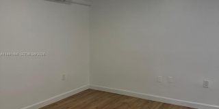 160 NE 55th St Gallery 5