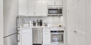 Sunny 1 bedroom/1 bath in Adams Morgan! Gallery 13