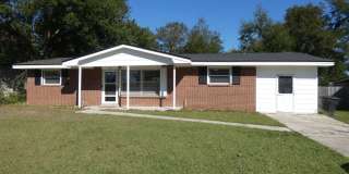 Charming 3-Bedroom Home - Scenic Hwy Charming 3-Bedroom Home - Scenic Hwy Gallery 1