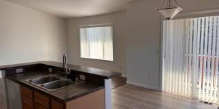 3 Bed/2 Bath Midtown Townhome! Gallery 4