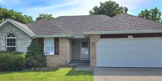 Gorgeous 3BR/2BA brick and stone front home in Keystone Estates! $1395 Gallery 1