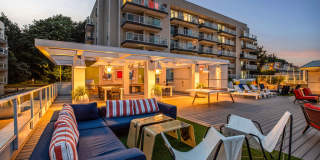 Summit at Lake Union Gallery 7