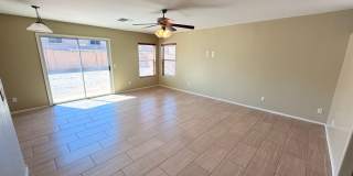 Updated 4x2 Buckeye Home *NO* Carpet & Downstairs Primary Bed! Gallery 5
