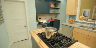 Awesome 4BD/3BA in prime Uptown! Remodeled w/ HGTV! Avail. May 1st! Gallery 1