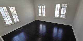 351 S Detroit St Gallery 25