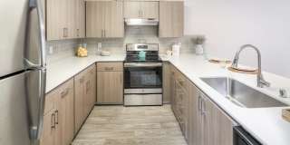 Creekside Village Apartments Gallery 16