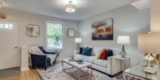 Sunny 2-Bedroom + Den  in SW Waterfront! - Parking included Gallery 1