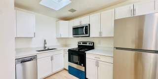 1 and 2 Bedroom Townhomes Near Downtown Tucson! Renovated with Off Street Parking! Gallery 2