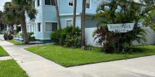 408 S Riverside Dr Gallery 2