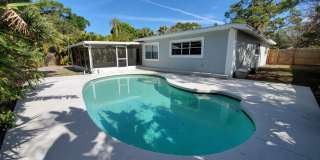 Stunning Pool Home in Sapphire Shores – West of the Trail Near the Ringling Museum Gallery 22