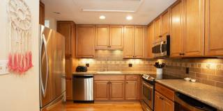 2 bedroom in Frisco. Walk to Main Street! Garage and Yard! Hot tub! Gallery 5