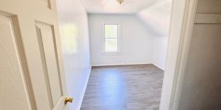 Charming 4-Bedroom Property in Prime Location Gallery 26