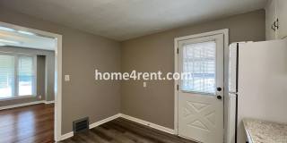 Cozy Ranch Style Home in KCMO w/ Wood Floors and a Fenced in Yard! Gallery 11