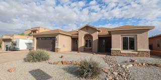 Beautiful 4 Bed 2 Bath - Dogs Allowed! Gallery 1