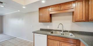 $500 Move in Special! Scottsdale Shadows 2Bed 2Bath Condo includes W/T/S utilities! Gallery 8
