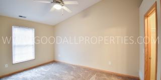 2-Bedroom, 2.5-Bath Urbandale Townhome with 2-Car Garage & Deck Gallery 15