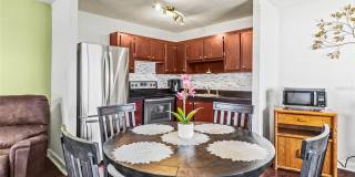 1801 BEDFORD LANE Gallery 8