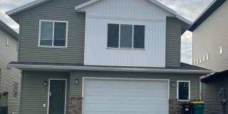4-bedroom, 3-bathroom West Fargo Single-Family Home w/ 2 Stall Garage Gallery 1