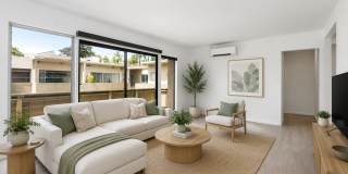 Live in one of the best locations in Los Angeles - Hollywood Hills Gallery 1