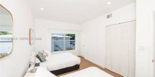 9940 Collins Ave Gallery 20