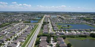 4 Bedroom - 2.5 Bath - Two Story - Large Patio Gallery 24