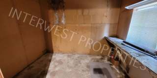 Cozy 3 bd House in Oregon City with Garage, Storage, & W/D Hookups! Gallery 14