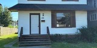 Spacious 3 Bedroom with Garage Located at 120 E Foster Parkway Gallery 1