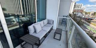 150 E Robinson St Gallery 17