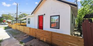 Charming 2BR House in San Antonio Gallery 7