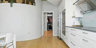 923 Peachtree Street NE Gallery 17