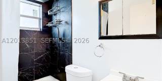 391 NE 42nd Ct Gallery 14