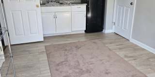 Duplex For Rent-Great Location! Gallery 1