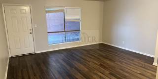 6023 Barton Dr, Shawnee, KS 66203  1 bed 1 bath// Rent: $895 Deposit: $895// 60 West Apartments Gallery 7