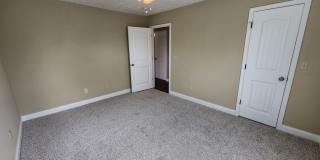 2702 N Railroad Street Gallery 6
