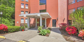 222 Williams Street E unit: Apt 402 Gallery 1