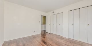 2531 W Howard Street Gallery 19