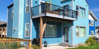 Beautiful Large 4bd/2.5ba 2332sqft home in The Lakes Subdivision Gallery 1