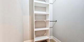 426 W Belden Ave Gallery 13