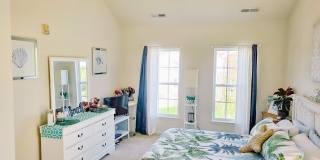 Stunning 2-Bed, 2-Bath Condo in Salisbury Gallery 18