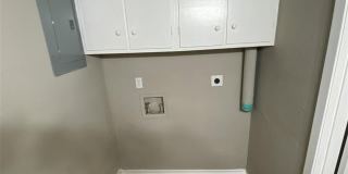 Very Large 2/2.5 Townhome with covered parking Gallery 11