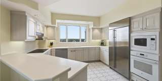 8990 Bay Colony Dr Gallery 11