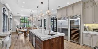 2425 Delmar Place Gallery 19