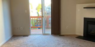 42793 PILGRIM Square Gallery 16