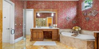 130 SE Bella Strano Gallery 42