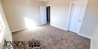 Red Mountain Vista Town Home-$500 Move-in Special Gallery 25