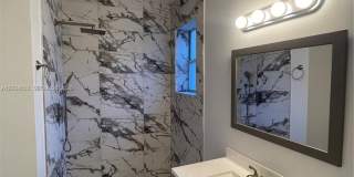 8423 NW 138th Ter Gallery 14