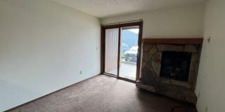 Cozy ground floor 1 bedroom with private washer and dryer! Gallery 1