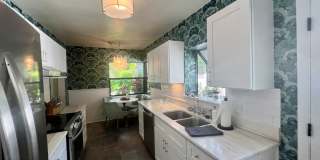 FULLY FURNISHED 2/2 OLD NE BUNGALOW - lease term through March 2027 Gallery 22