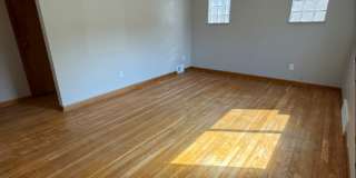 Adorable 3 Bedroom, 2 Bathroom Home with Garage & Off-Street Parking Gallery 5